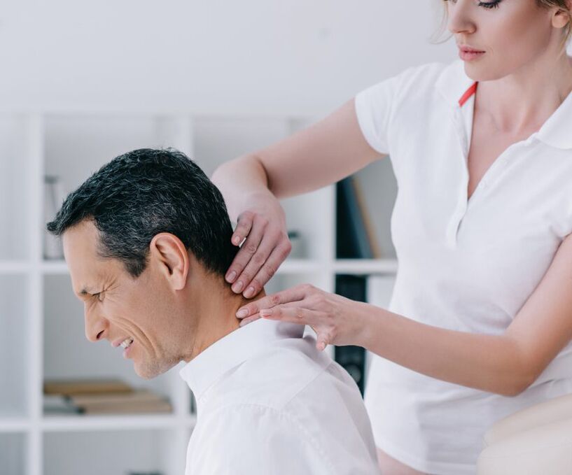 A massagem da coluna cervical