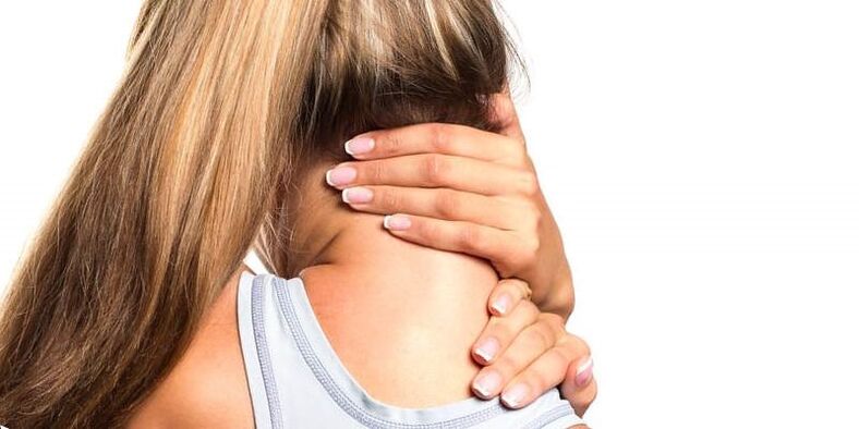 dor no pescoço em uma menina com osteocondrose
